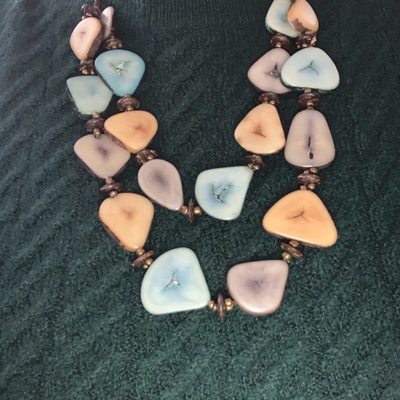 Beautiful Hand-made Wood necklace and bracelet - Picture 3 of 3